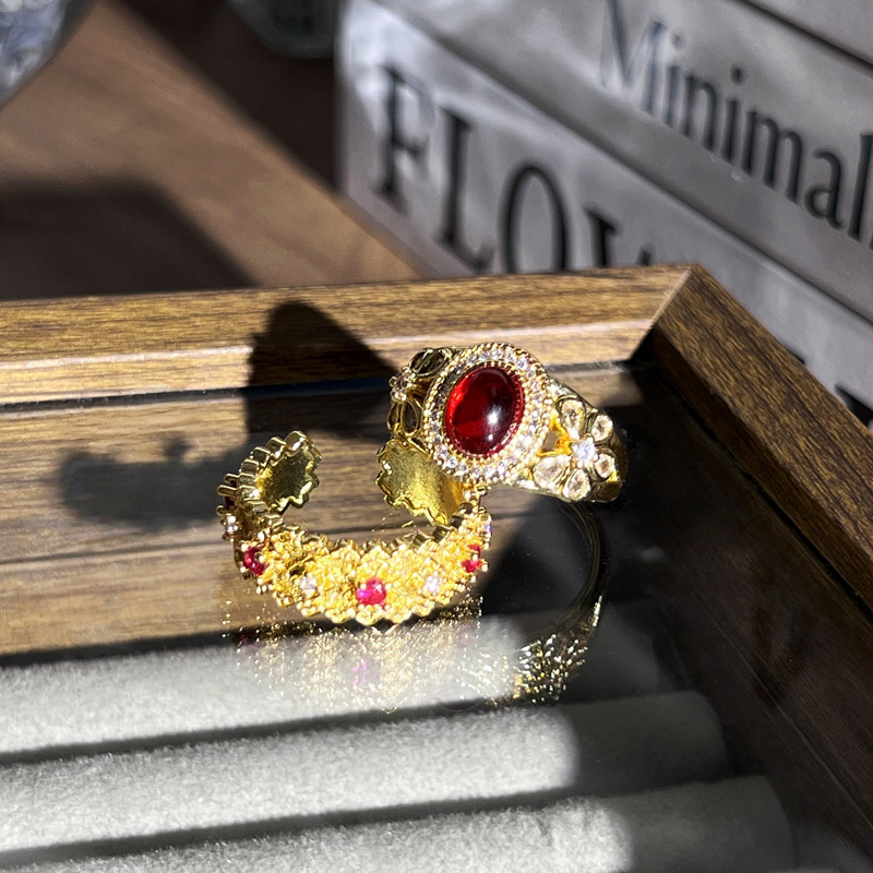 vintage exquisite, light luxury, layered ring for women, retro ruby stone, high-end and fashionable gold ring Application Scenario