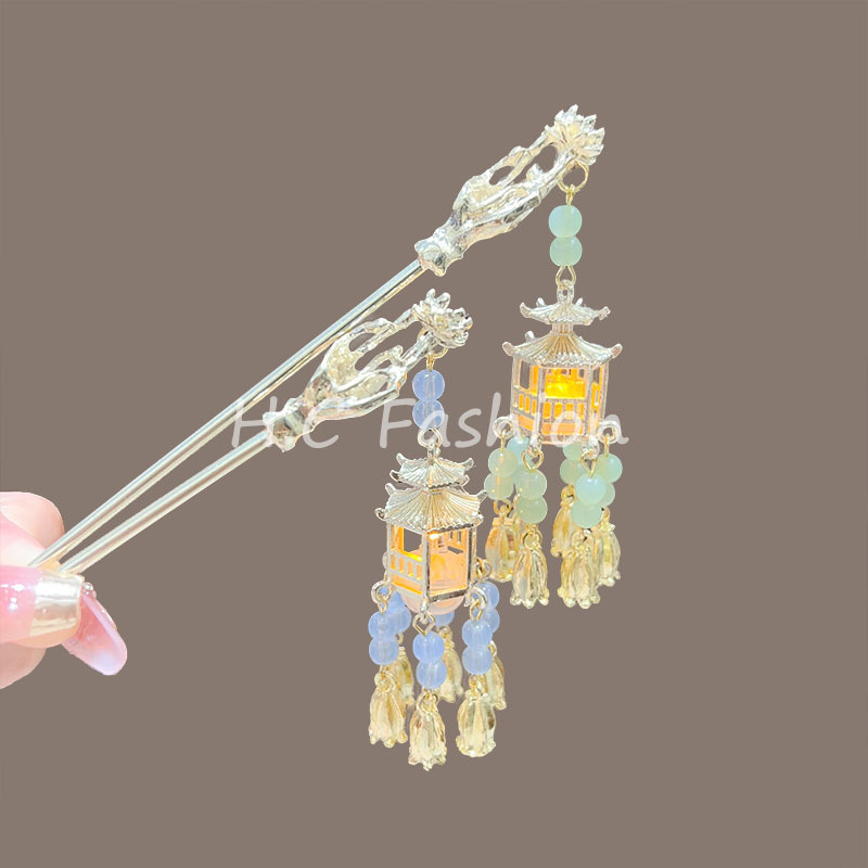 Luminous classical palace lantern hairpins, Hanfu cheongsam hair accessories, lantern tassel hairpins, retro-style updo hairpins Application Scenario