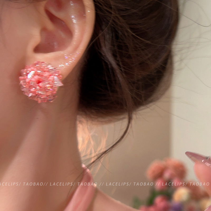 French cool and refreshing crushed stone ice crystal beaded earrings for women 2025 new high-end style earrings, niche design earrings for summer Application Scenario