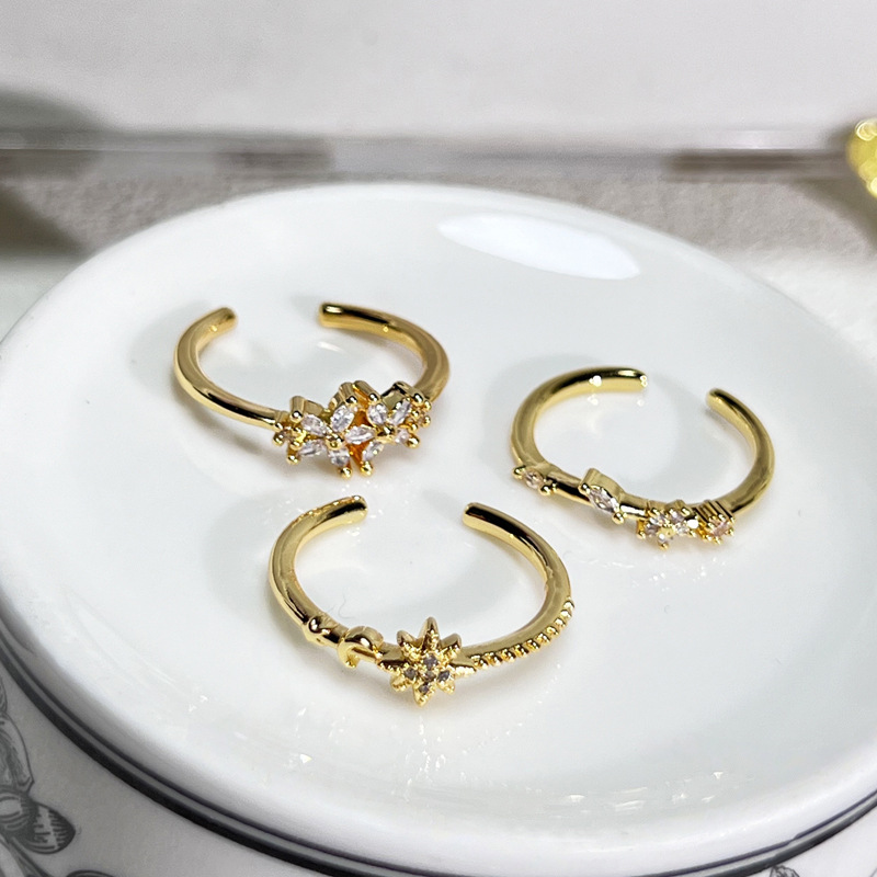 This is a versatile and simple new style of personalized star-studded diamond-encrusted open-top ring. It is a sophisticated and elegant ring for women to wear in layers Application Scenario