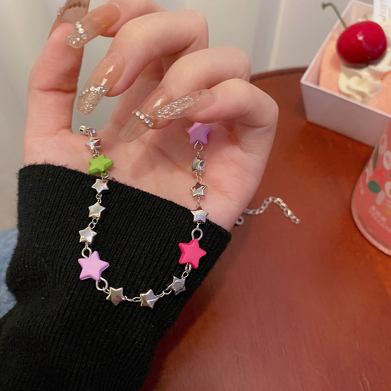 Sweet and cool style colorful star titanium steel necklace, women's ins style high-end collarbone chain, Internet celebrity bestseller, hot girl accessory details Picture