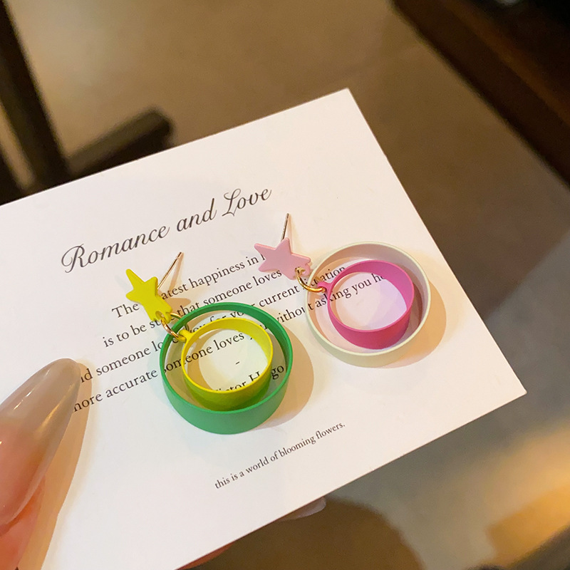 Color-blocking star circle asymmetrical earrings with a fresh and delicate design, dopamine vacation style, niche design earrings Specification drawing