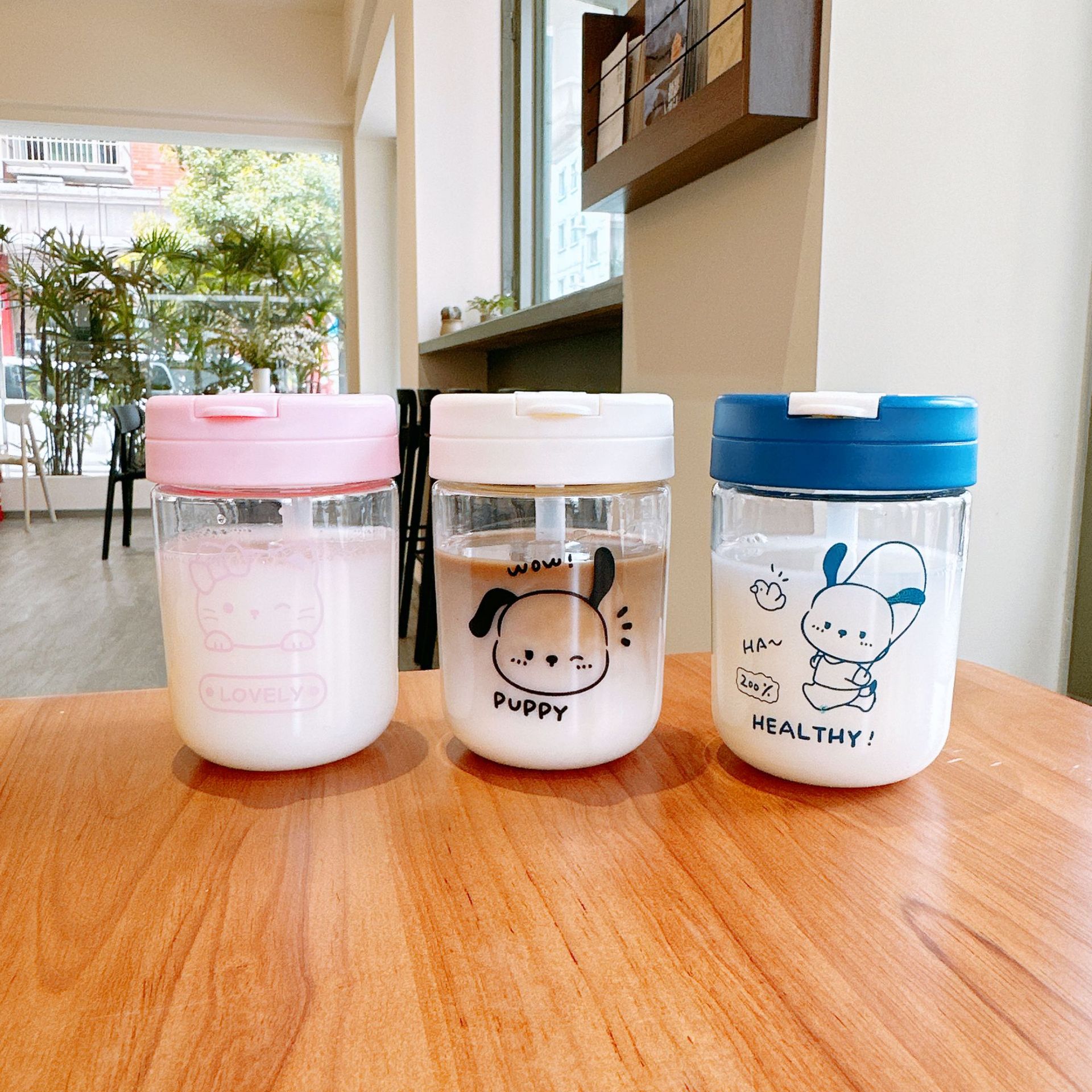 The cute new plastic cup, a simple straw cup for student girls, is portable and compact, and has a high level of appearance. It's a bestseller for girls' water cups details Picture