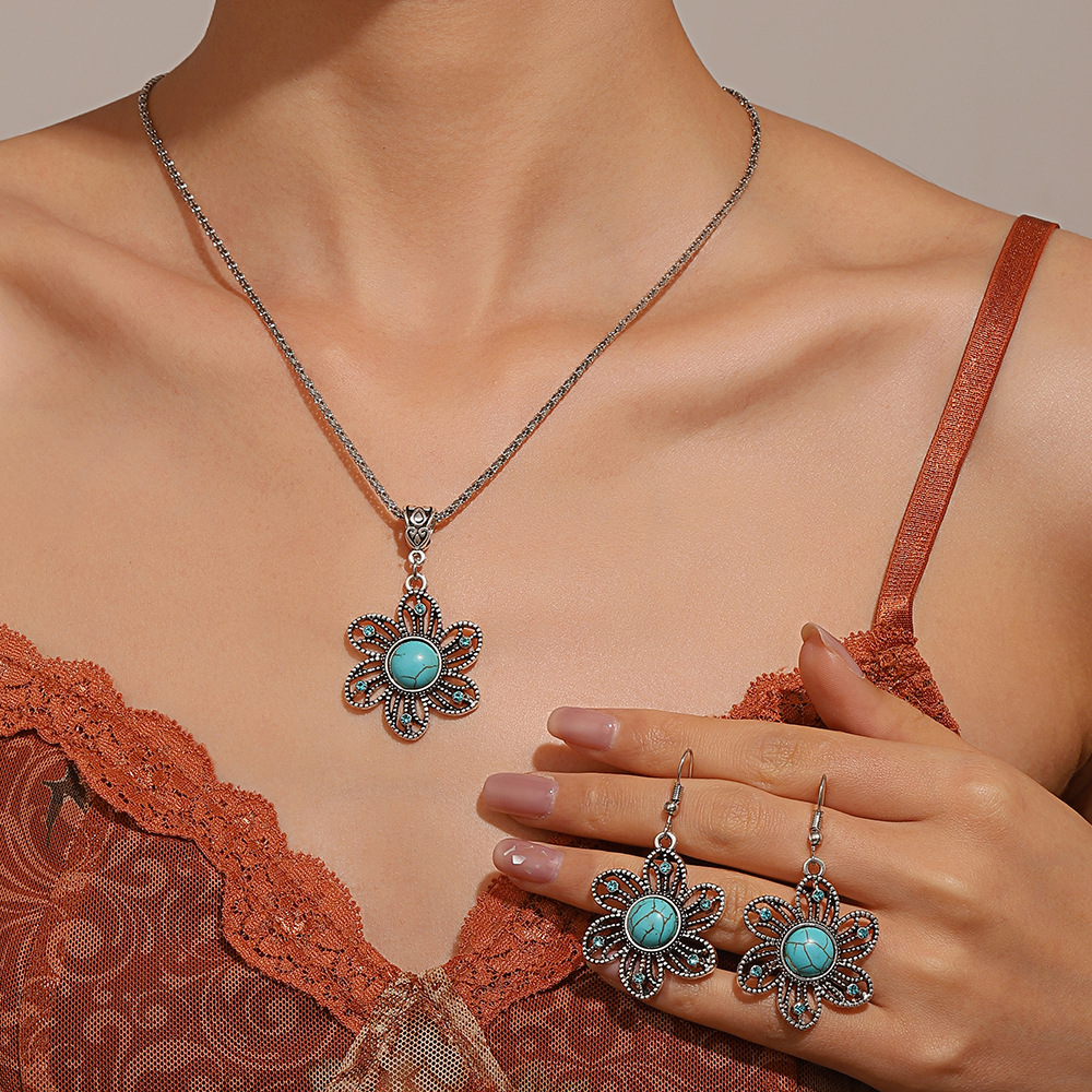 European and American cross-border retro French turquoise pendant earrings necklace set, hollowed-out sunflower earrings collarbone chain accessories details Picture