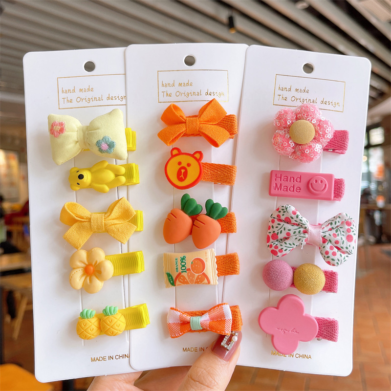 Baby hair clips, baby girl hair accessories, children's little girls' hair clips, non-damaging hair clips, infant and toddler hair clips, small hair volume Application Scenario