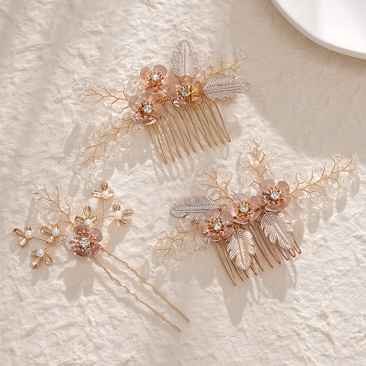 Bridal accessories: Hanfu, ancient-style updo, hairpin, cheongsam, hair accessory set, handcrafted crystal, floral hair comb, pearl pin comb Specification drawing