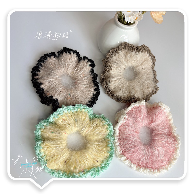 Hand-woven woolen hair bands with a sweet and contrasting color atmosphere, a new sweet fairy ponytail hair rope accessory for autumn and winter full figure