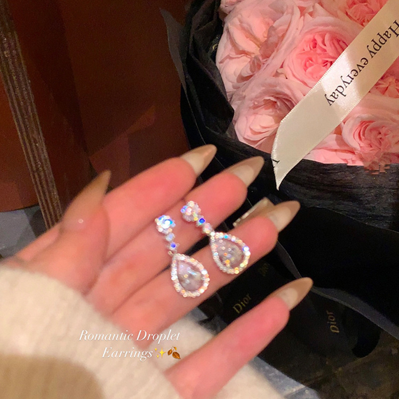 Super ethereal and exquisite zircon water drop earrings for women, 2024 new style, versatile and high-end fringed earrings, bestsellers Specification drawing