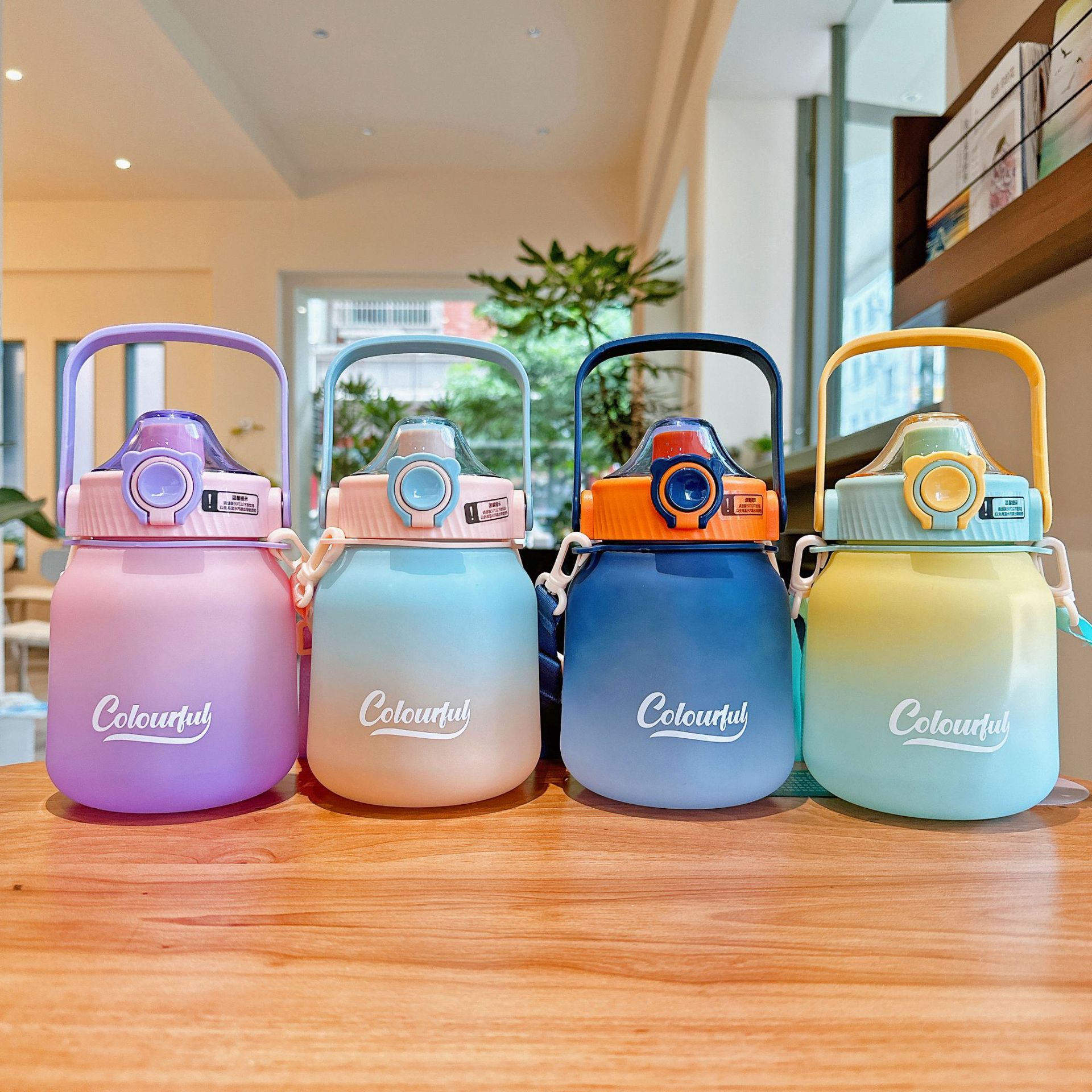 Simple and elegant girl's large-bellied cup, gradient frosted plastic cup, portable hand-held, large-capacity, high appearance level scale cup details Picture