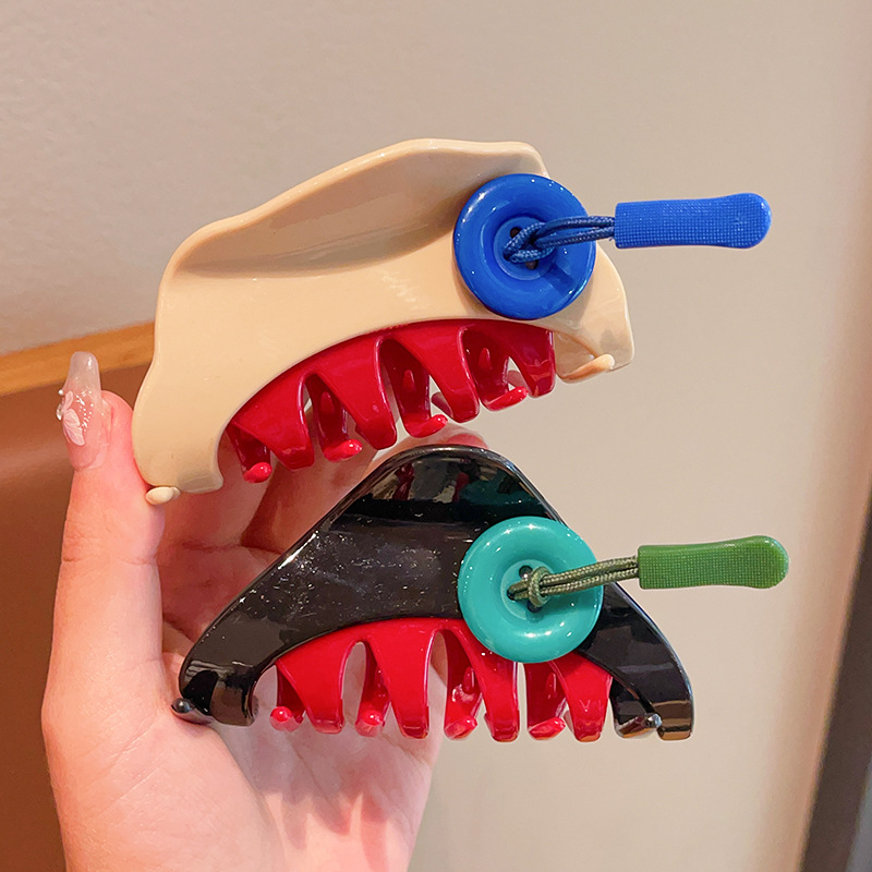 Designer button clip, fashionable and elegant red hair clip, color-blocked hair clip, semi-tied shark clip, hair grab headwear Specification drawing