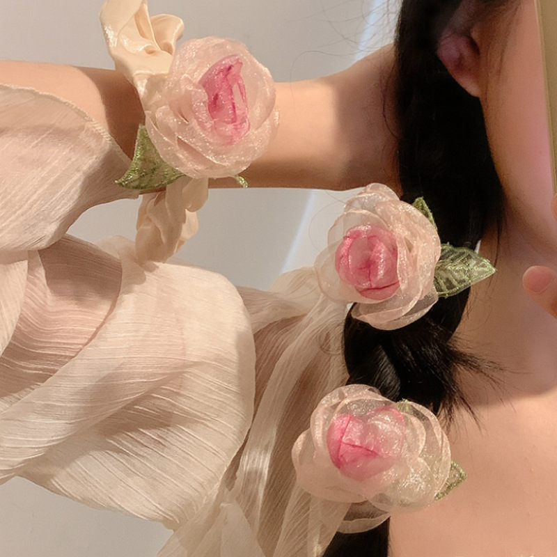 Dried rose hairpin, floral, forest-style, fairy-like beauty, super fairy-like organza bangs, side hair accessory, hairpin spring Application Scenario