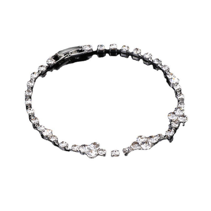 Bridesmaid accessories: Simple diamond-encrusted crystal diamond collar, necklace, bracelet, three-piece set. Bride accessories: N5696 Item Picture