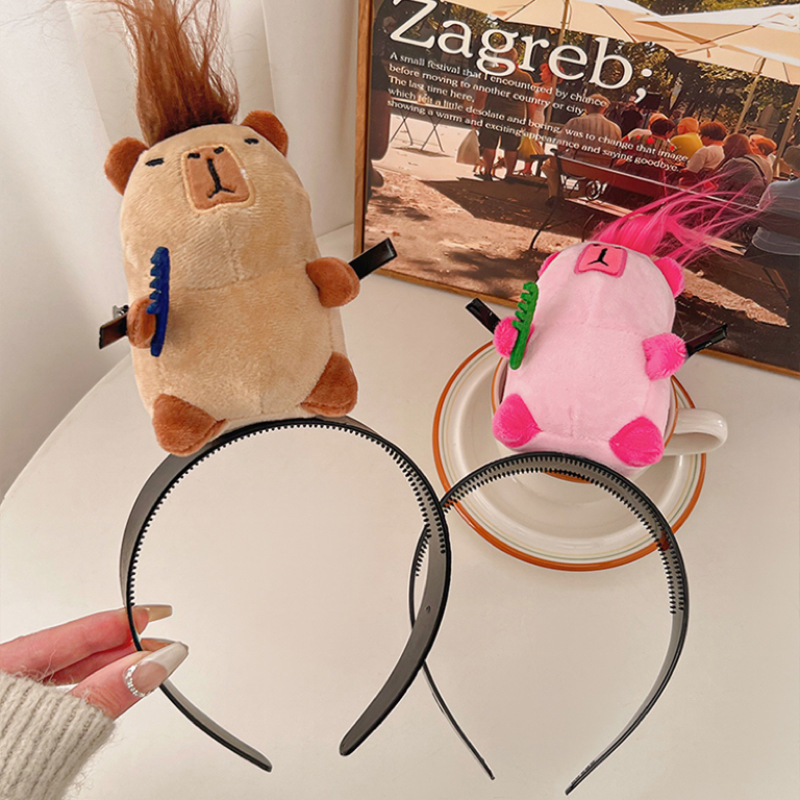 Capibara hairbands, funny headbands, creative plush dolls, hairpin dolls, and cute little Red Book style Application Scenario