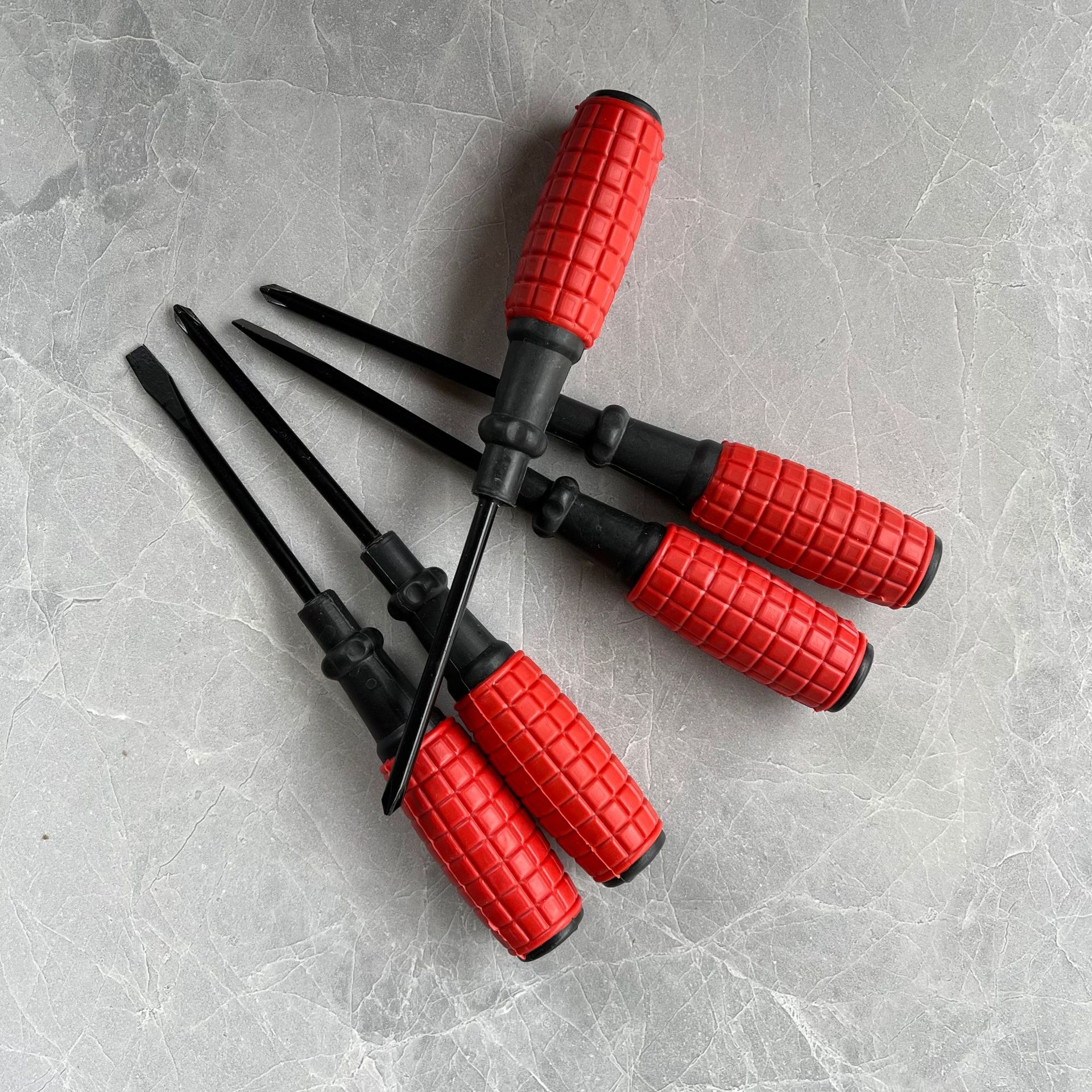 Wholesale of hand grenade screwdrivers, 3-inch dual-color corn handle screwdrivers, cross-shaped flat-head screwdrivers, and screwdrivers from the manufacturer Specification drawing