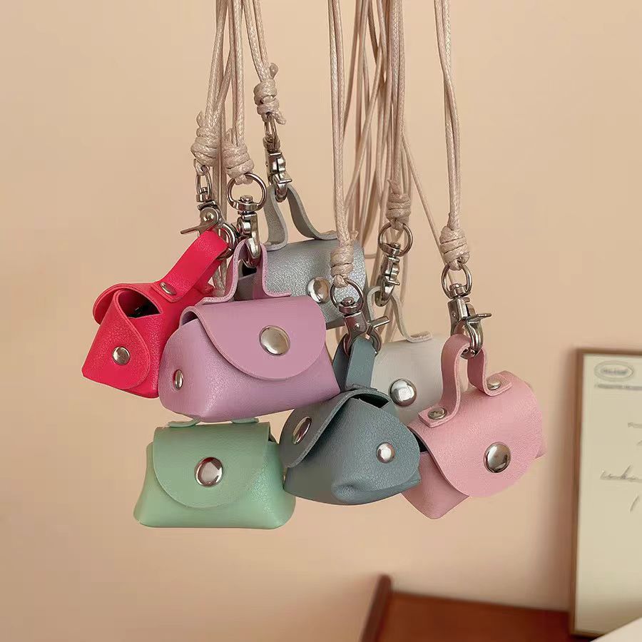 Spring and Summer dopamine leather necklaces, women's 2025 new long magnetic decorative collarbone chain accessory Specification drawing