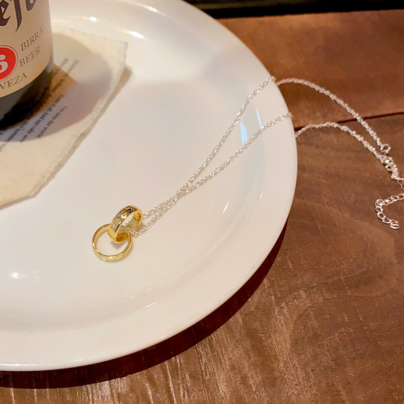 Golden double-ring circular pendant necklace for women, 2025 new style, light luxury style collarbone chain, high-end neckchain accessory Specification drawing
