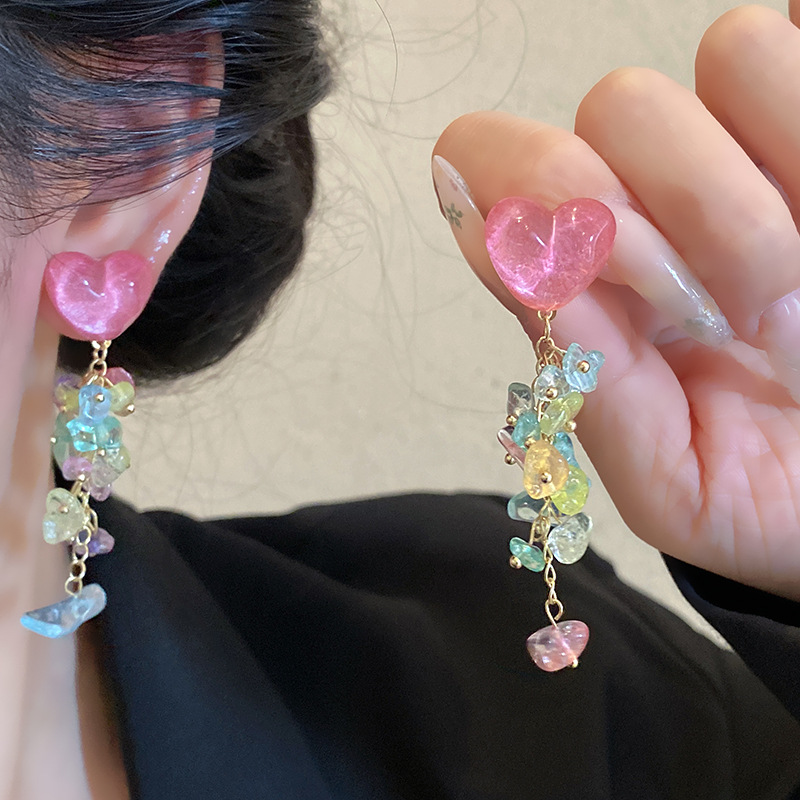 Colorful heart-shaped crushed stone tassel earrings for women, summer high-end design long earrings, new stylish and popular earrings details Picture