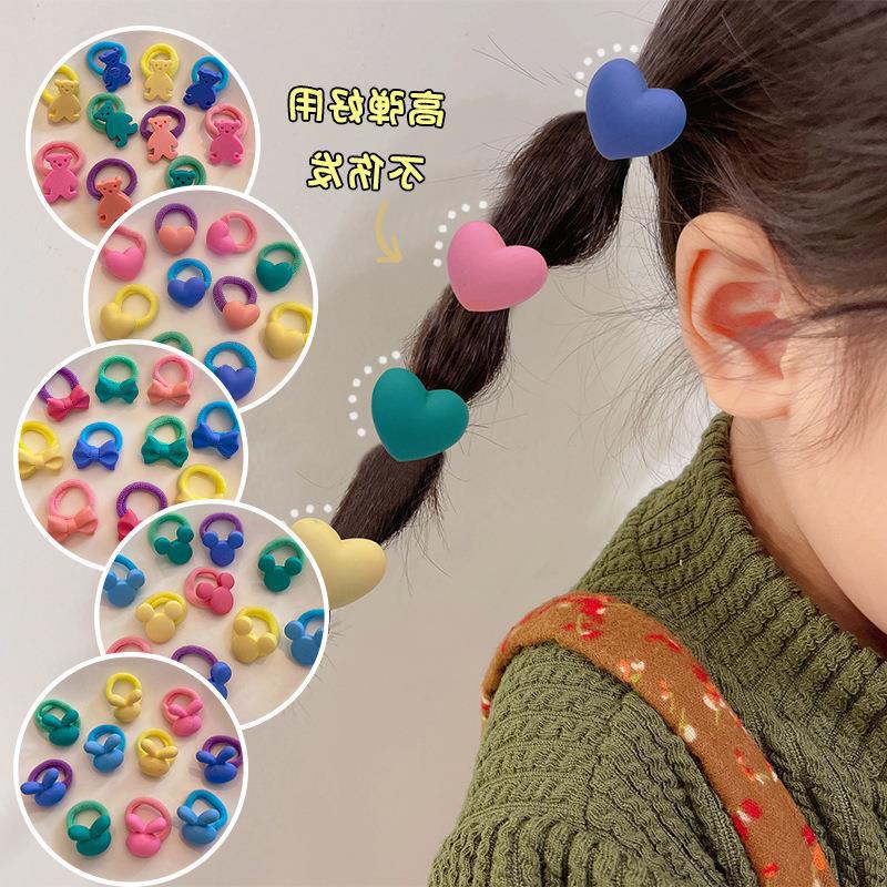 A cute little girl's thumb hair band, a hair tie for infants and toddlers, a high-elasticity hair band for children that won't damage their hair Specification drawing