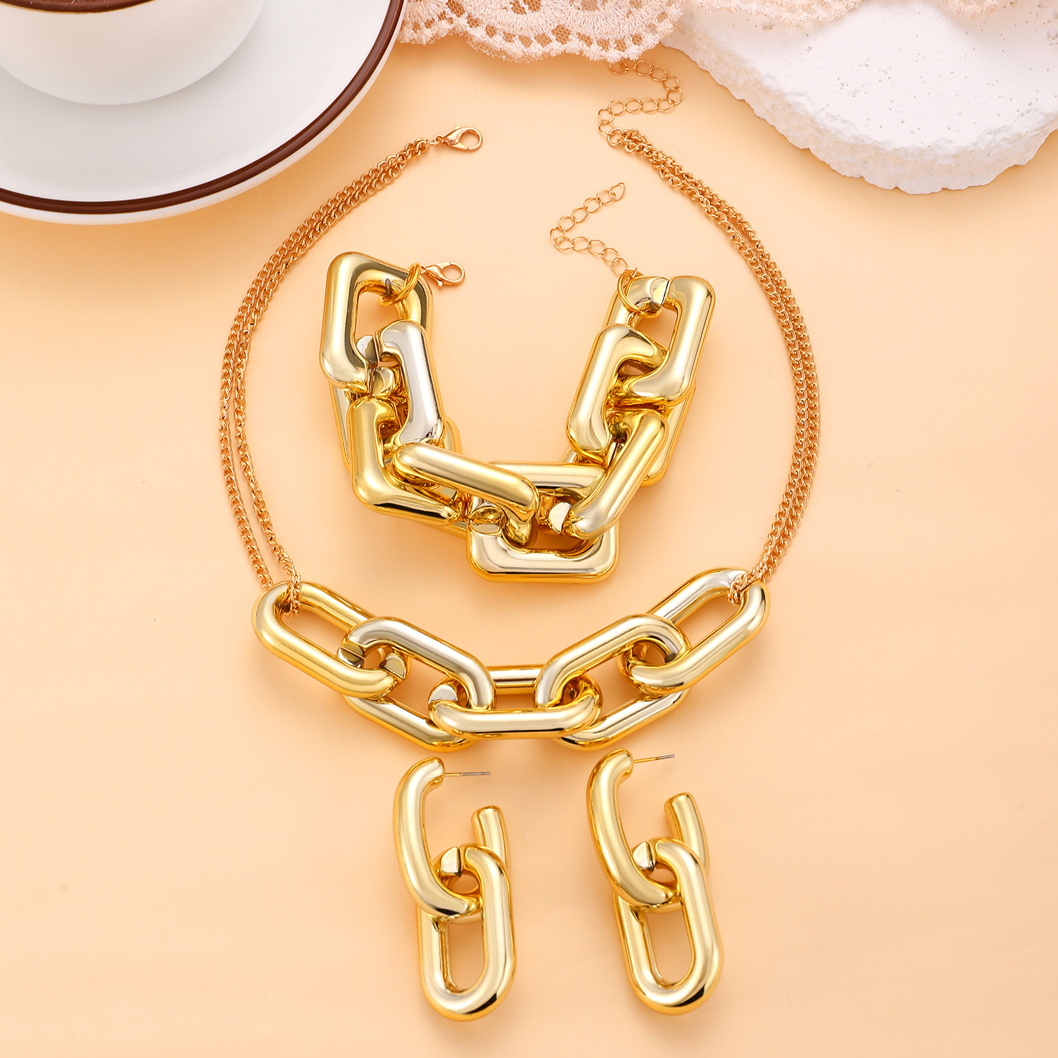 European and American cross-border accessories, punk style, hip-hop personality, exaggerated geometric large button chain earrings, bracelet necklace set Application Scenario