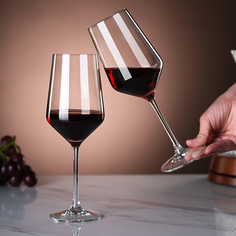 Wholesale of Bordeaux cold-cut red wine glasses, light luxury high-end highball glasses, wine glasses and glass cups for hotels and restaurants Application Scenario