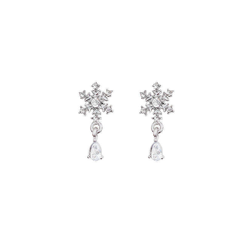 Winter Zircon snowflake stud earrings, a fashionable, exquisite and high-end accessory with a simple and individual style, are popular online celebrity bestsellers Item Picture
