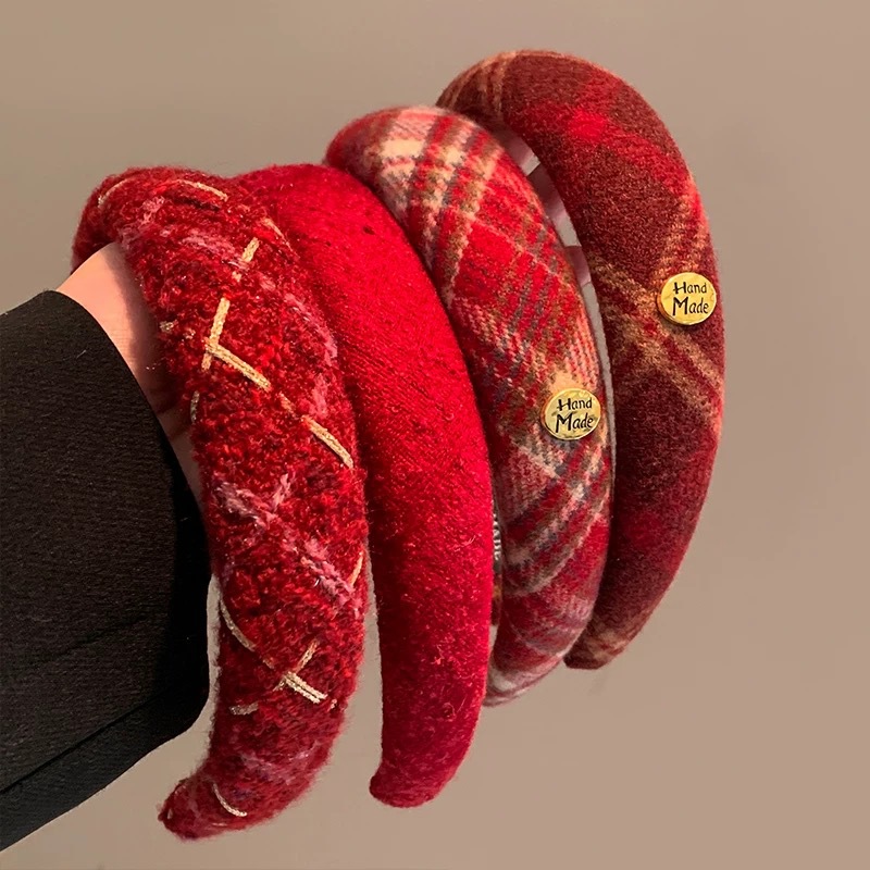 New Year atmosphere Autumn and winter plush high top checkered headband for women 2025 New style, elegant and high-end face-washing headband Specification drawing