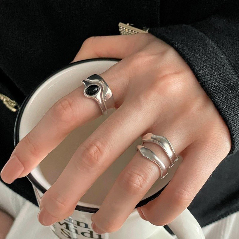 A niche design with a sweet and cool style, double-layer black oval stone open ring, a simple and fashionable hip-hop ring for women Specification drawing