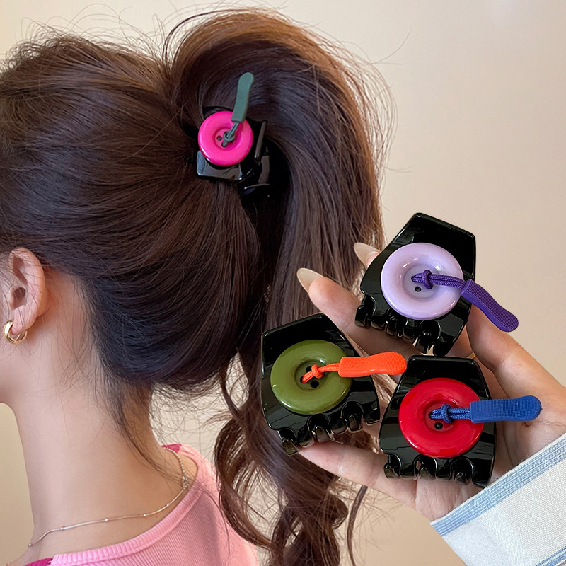 Designer button clip, fashionable and elegant red hair clip, color-blocked hair clip, semi-tied shark clip, hair grab headwear details Picture