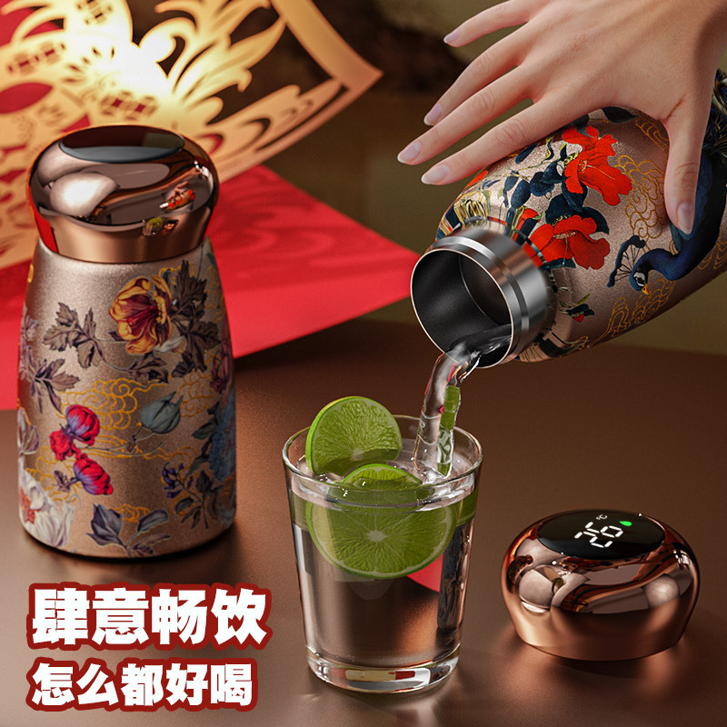 National trend mini chubby Ding insulated cup with temperature-displaying convenient pocket cup, simple and fashionable cup, company gift Application Scenario