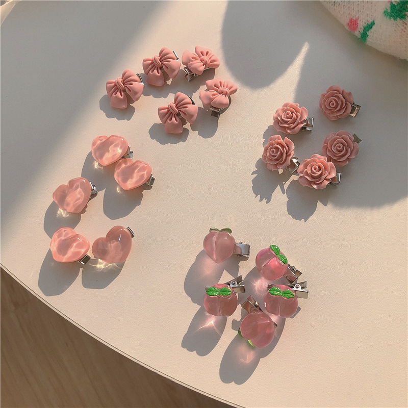 Summer sweet handcrafted hair clips and hairpins from Japan and South Korea, pink strawberry fruit brknit headwear, camellia edge hair clips Application Scenario
