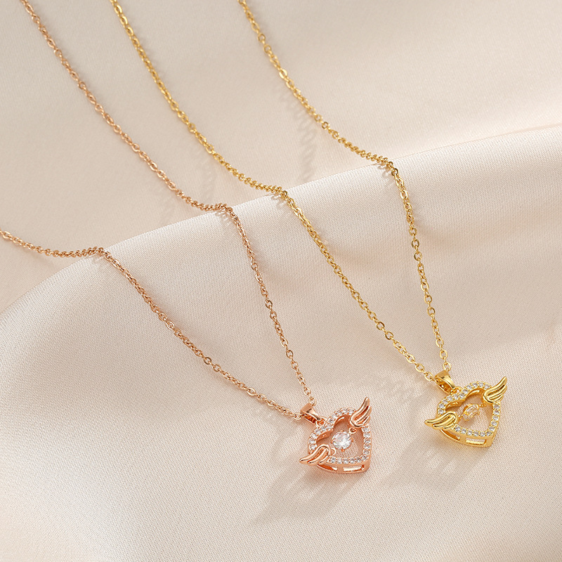 The new Korean version of the dynamic series titanium steel necklace, a fashionable and beating heart for women, a popular collarbone chain, and a niche diamond-encrusted necklace Specification drawing