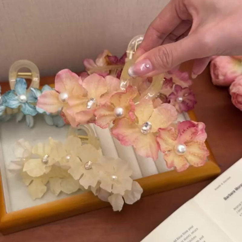 The new spring and summer floral hairpin is super ethereal and gentle. The shark hairpin for the back of the head and the 2024 fairy hairpin full figure