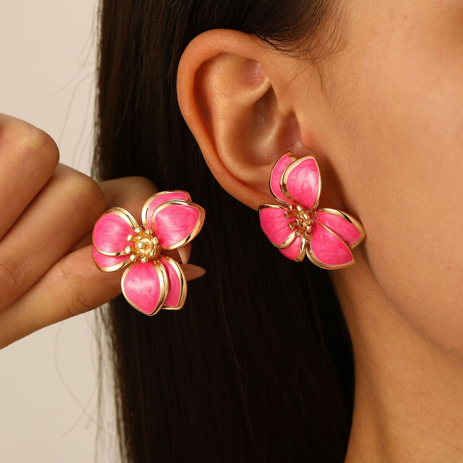 Xiyin's best-selling spring and summer colorful oil-dripping flower stud earrings from Europe and America, with a simple design and double-petal earrings for women Application Scenario