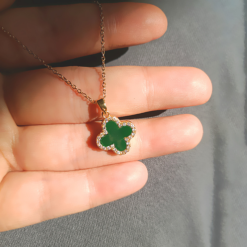 Golden luxury four-leaf clover necklace, women's black and white double-sided design sense, popular collarbone chain, 18k gold-plated neckchain details Picture