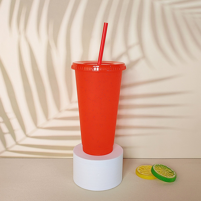 【 Processing and Customization 】 Large-capacity plastic straw cups, glitter cups, multi-color drinking cups for catering and tea bars, wholesale from the source Application Scenario