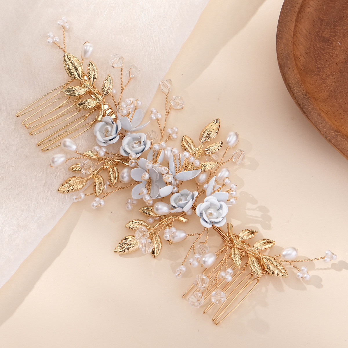 Bride accessories, European and American wedding combs, grand flower pairs, wedding updo hairstyle, hair accessories, retro handcrafted hair combs Specification drawing