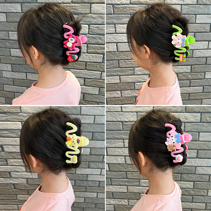 Stardelu Children's cute cartoon Sanrio hairpin for girls, a shark clip on the back of a little girl's head Specification drawing
