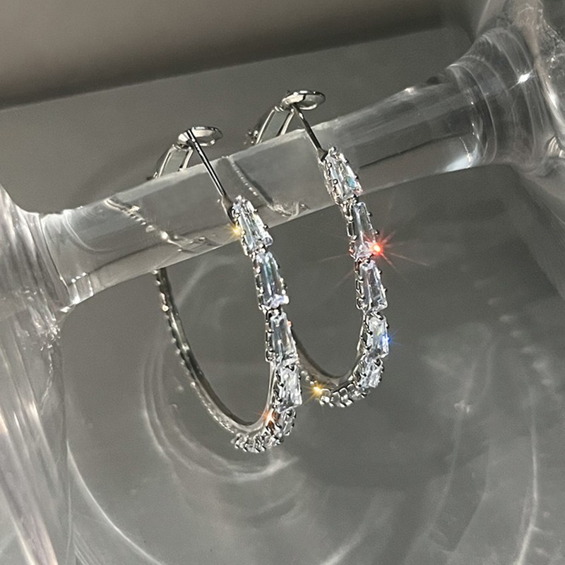 Light luxury zircon ring earrings 2025 new style cool and cold style stud earrings exaggerated large ear rings women's earrings with a sense of high-end details Picture