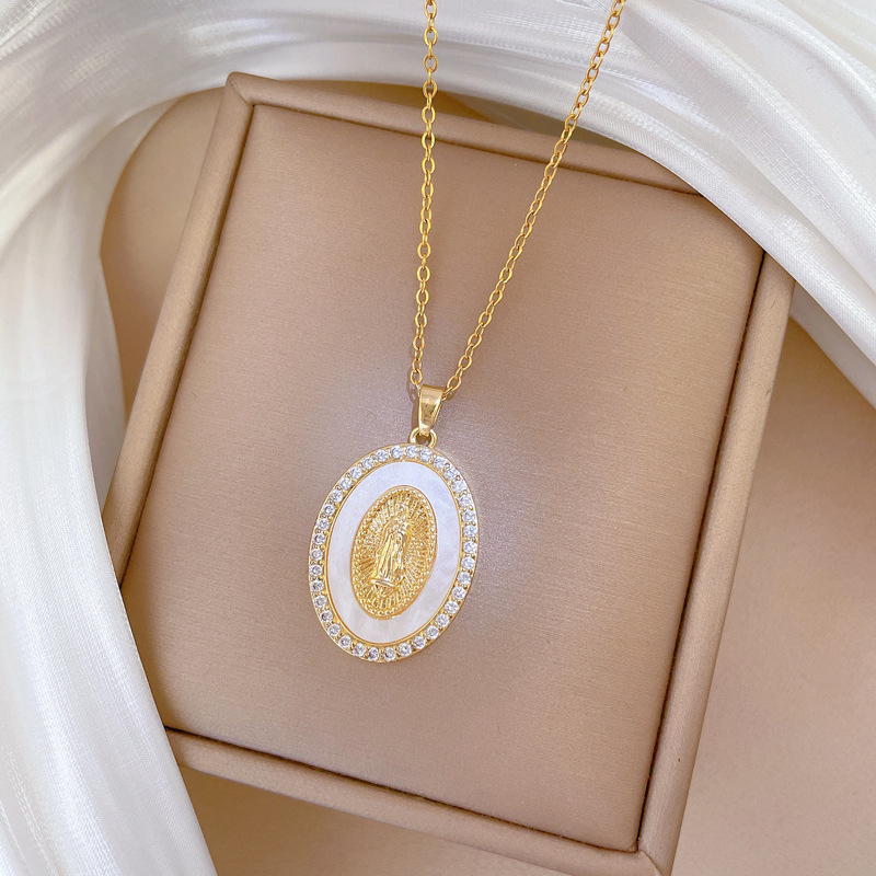 【 Titanium Steel 】 Shell figure, personalized, fashionable, light luxury, elegant and luxurious, full diamond necklace, versatile for women, collarbone chain, titanium steel Application Scenario