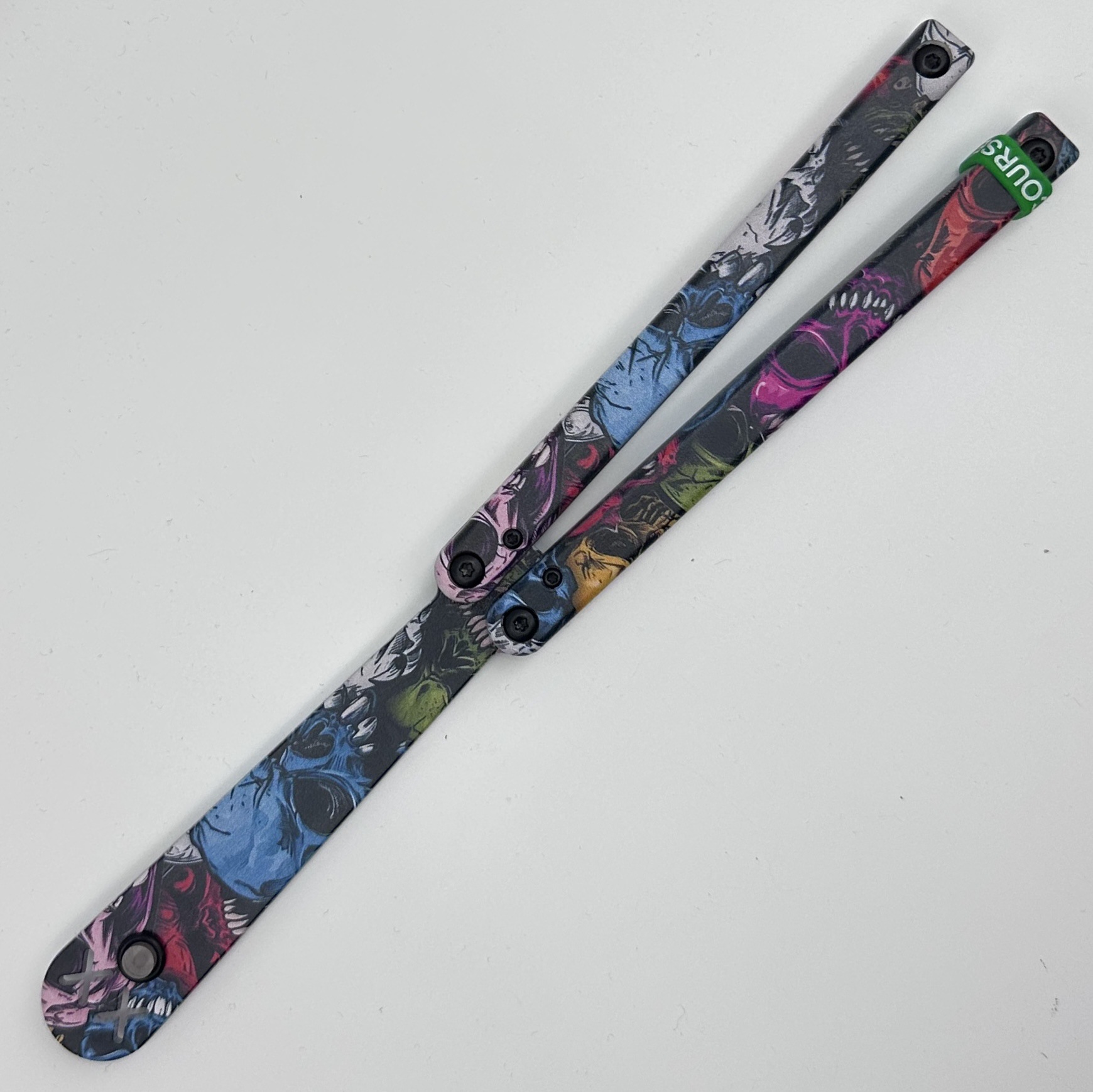 Factory direct sales: Junzhuo Workshop Butterfly knives, swing knives, fancy plastic knives, training folding knives, safe and non-sharp undefined