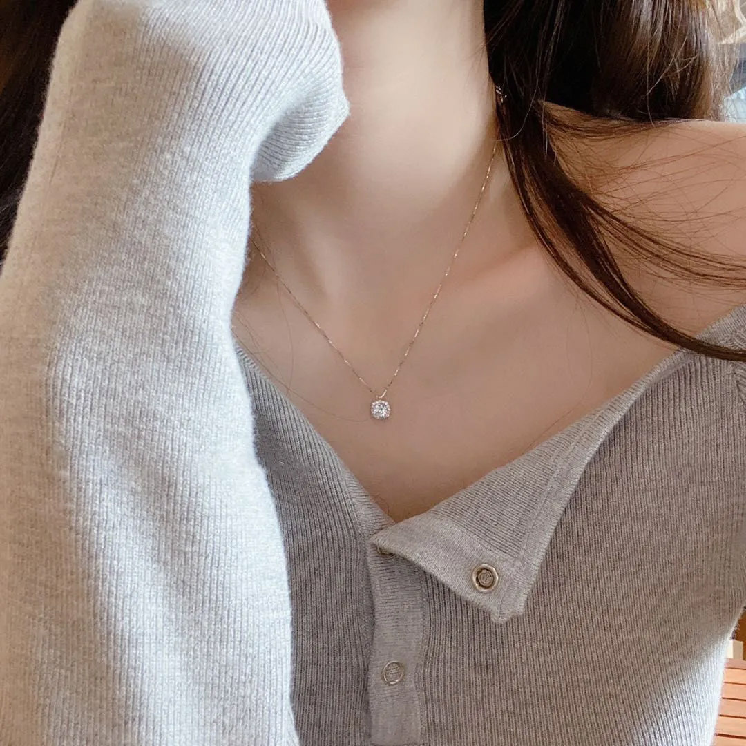 A niche fashion small square diamond necklace for women, with a light luxury and unique design sense, collarbone chain sweater chain, 2024 new style pendant Specification drawing