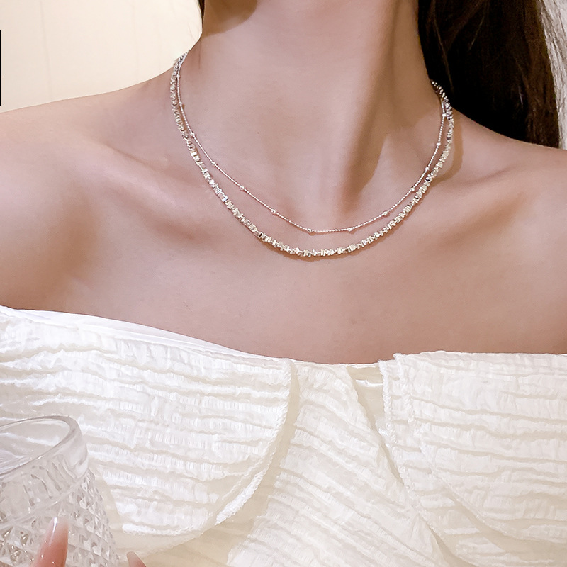 Broken silver pearl necklace, a female Douyin Internet celebrity bestseller, super sparkling sparkling collarbone chain, titanium steel black gallstone jewelry Application Scenario