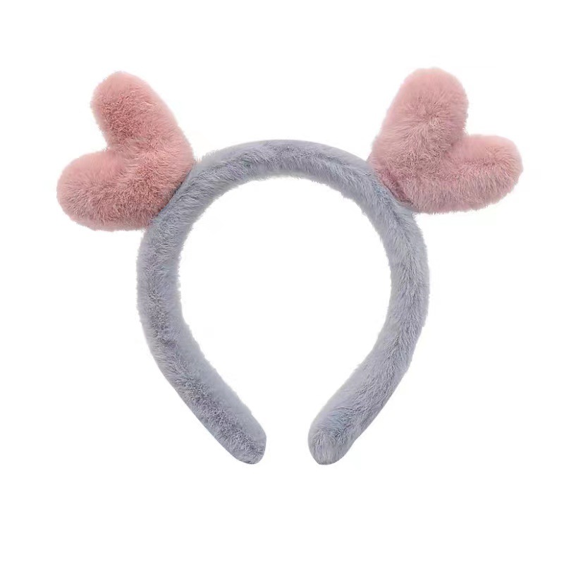In autumn and winter, a cute rabbit-hair antler hairband has emerged. Instagram influencers have released versatile makeup, hair and headwear accessories Item Picture