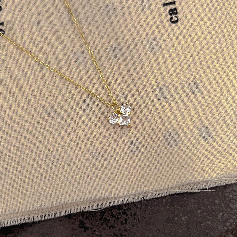 2024 New Design sense Zircon heart necklace for women, light luxury, niche and high-end style collarbone necklace details Picture