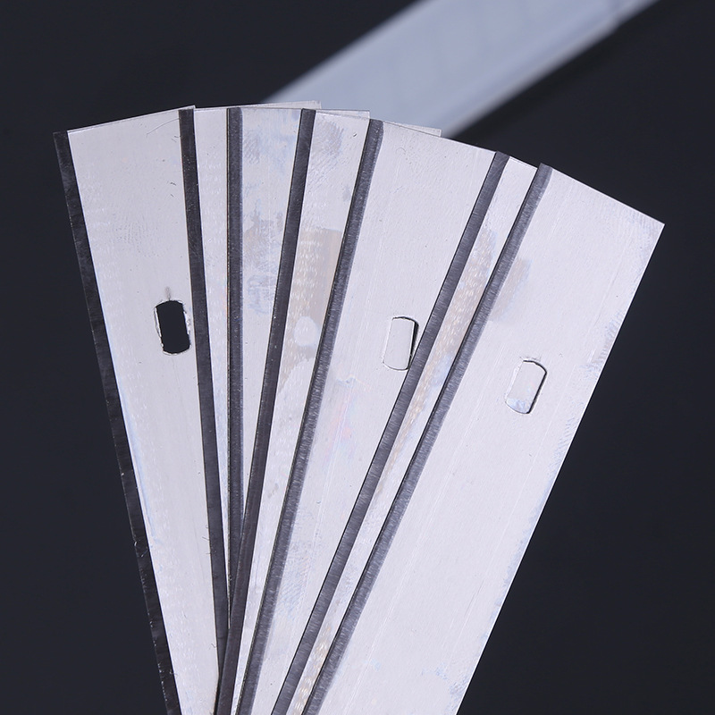 Wholesale alloy steel cleaning knife blades in stock, sharp and durable, thickened replacement blades, glass scraper blades Application Scenario