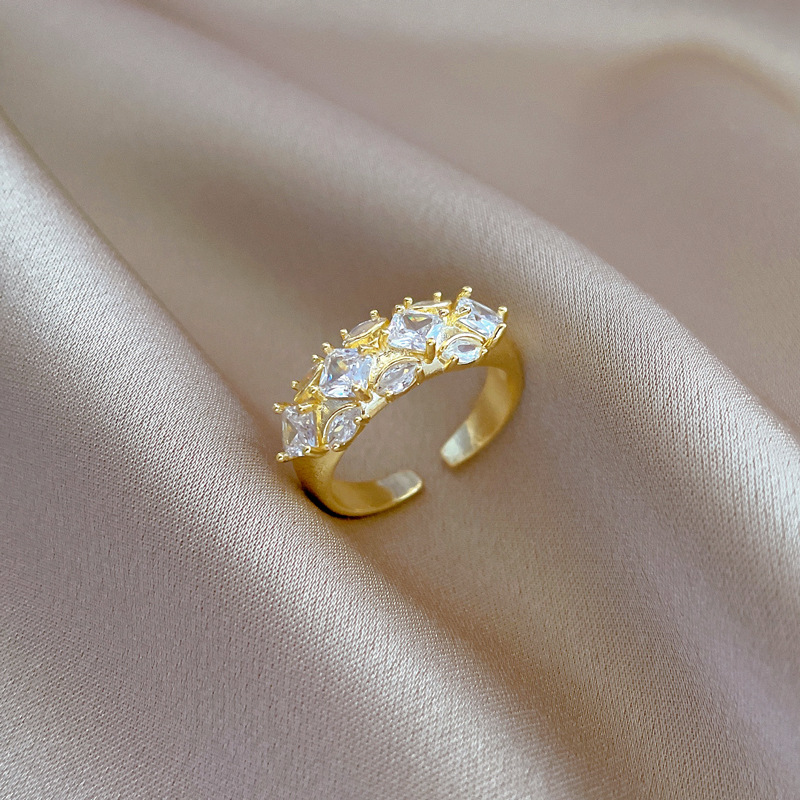 【 Real Gold 】 Square full zirconium wedding ring, adjustable ring opening, simple jewelry, Japanese-style ring couple rings Application Scenario