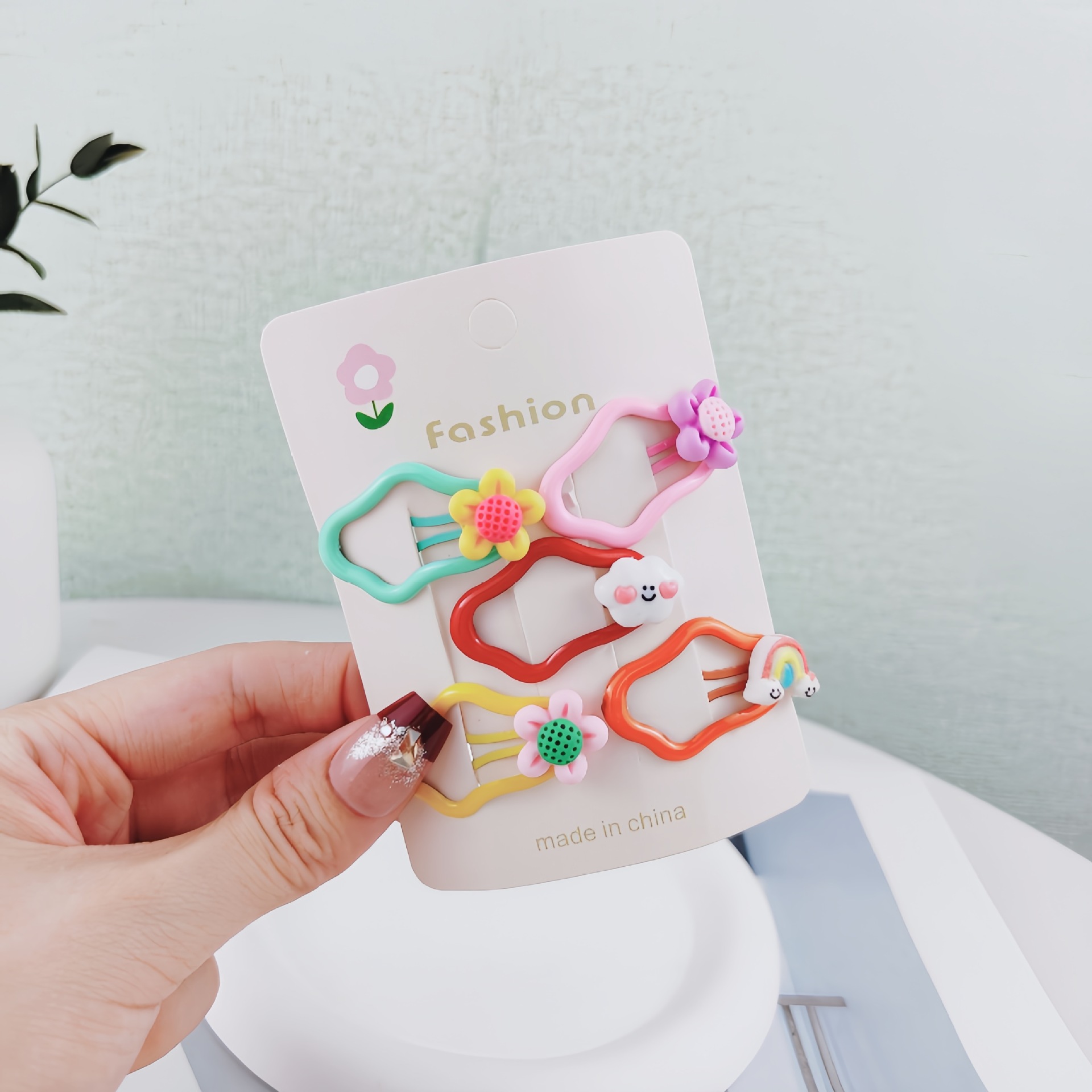 Children's hair clips, girls' side bangs clips, cartoon bb clips, new 2024 girls' headwear, five-pointed star hair clips Application Scenario