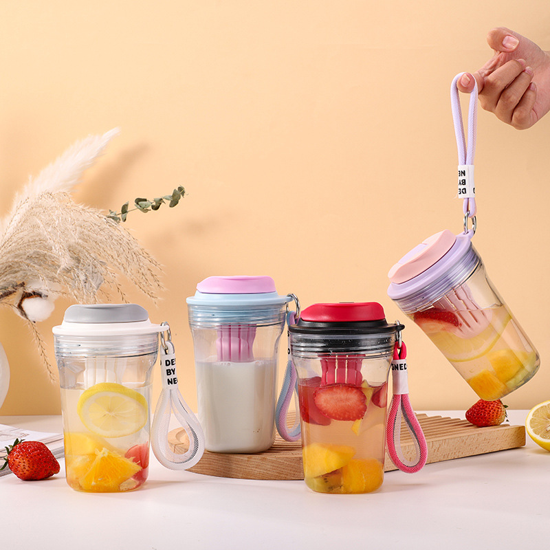 High appearance level female sports plastic water cup, simple home, office, car coffee cup, portable filter, portable cup full figure