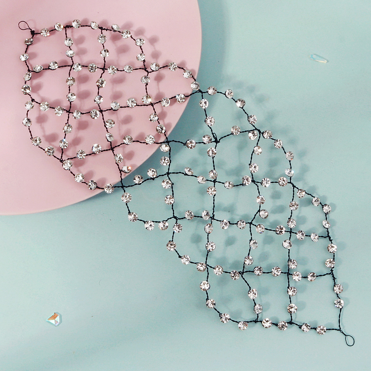 The new cross-border European and American bride headband is simple and fashionable with a ethnic style. It is a soft headband with hand-woven grid and drill bit inlay Specification drawing