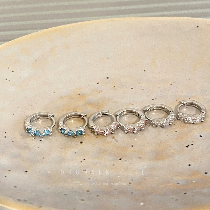 Sparkling double ear holes, colorful zircon ear rings, women's high-end, light luxury, niche plain ring earrings, unique stud earrings and ear buckles Application Scenario